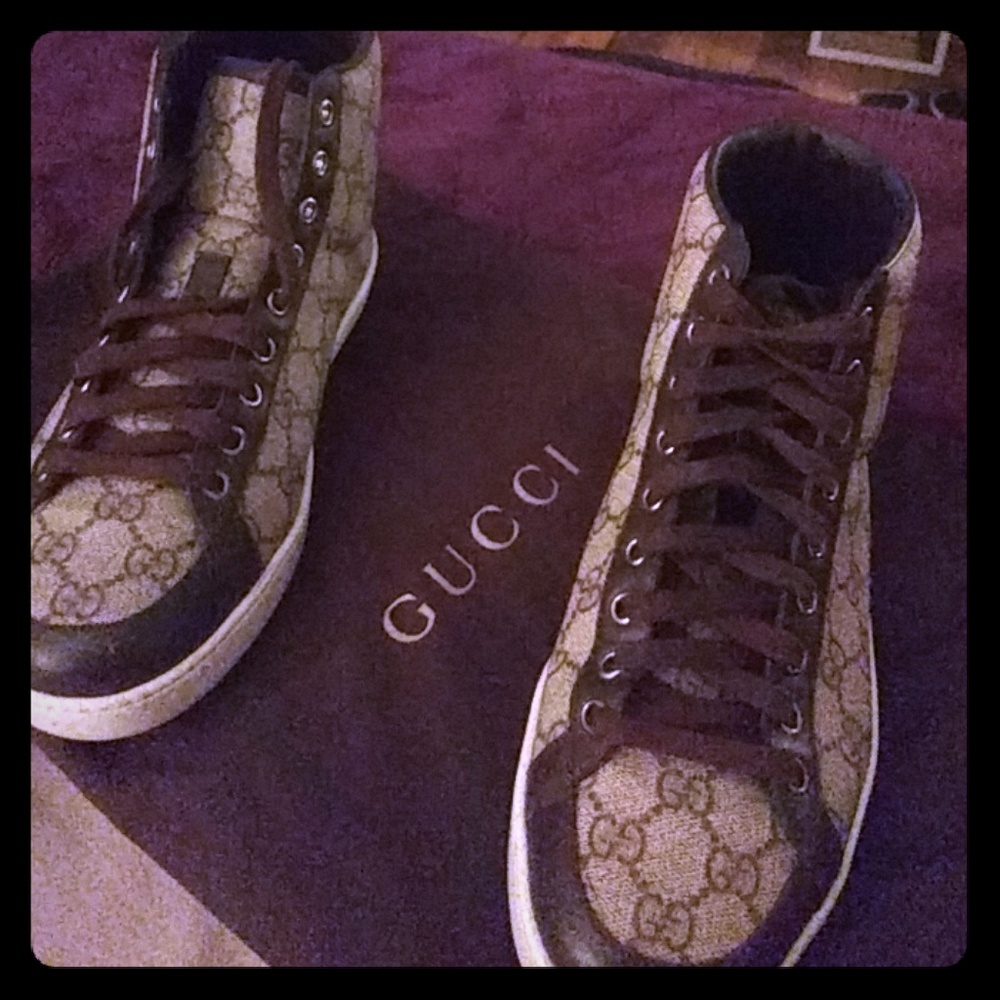 Mens size 8 Gucci Sneakers.